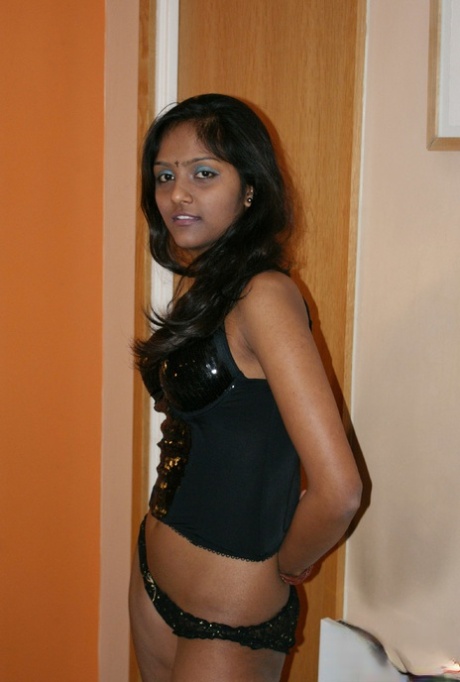 Divya Yogesh pornstjerne pene bilder