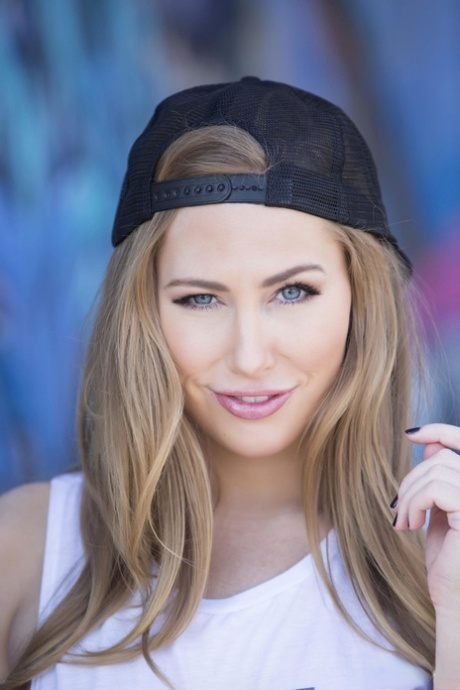 Carter Cruise perfekt skuespillerinne img